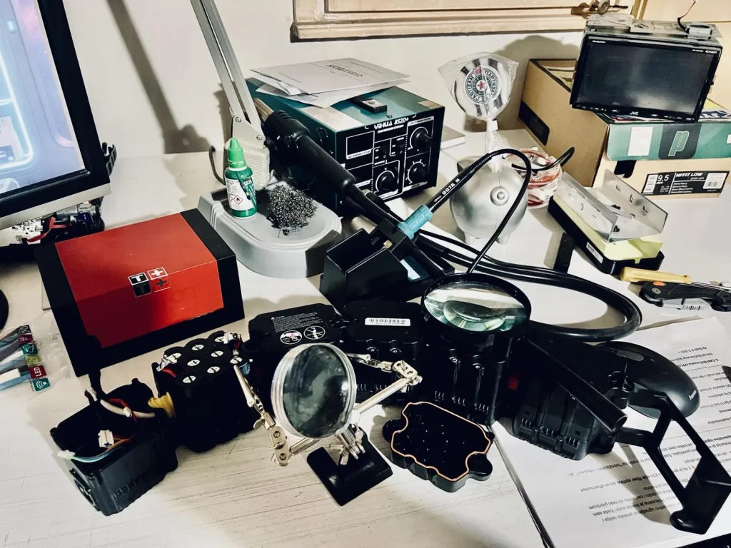 reparacija baterije u servisu za električni trotinet